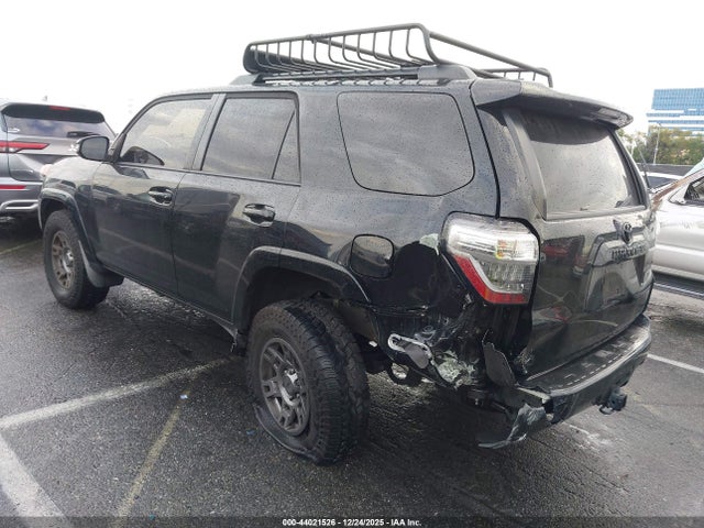 2020 TOYOTA 4RUNNER JTEBU5JR6L5830976 Photo 2