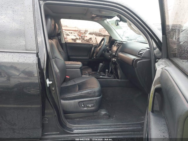 2020 TOYOTA 4RUNNER JTEBU5JR6L5830976 Photo 4