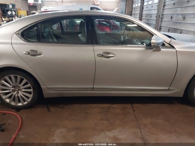 Lexus LS 460 2016 JTHCL5EF2G5025993 Image 14