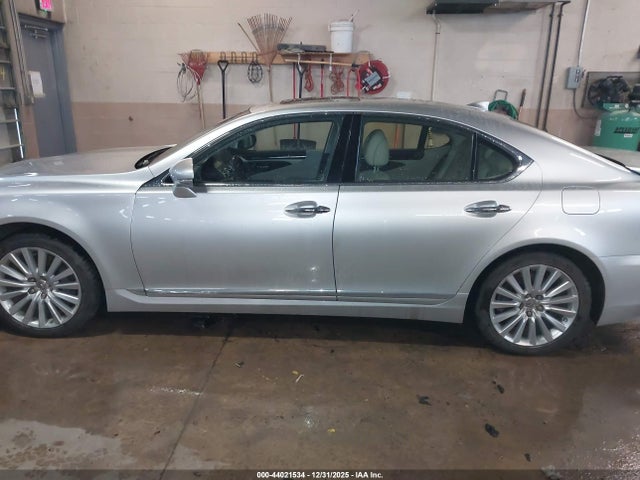Lexus LS 460 2016 JTHCL5EF2G5025993 Image 15