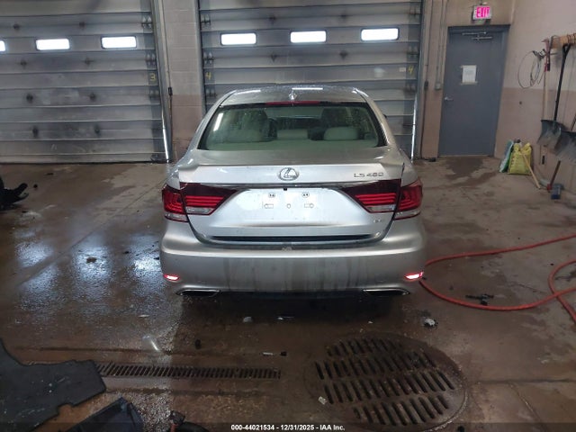 Lexus LS 460 2016 JTHCL5EF2G5025993 Image 17