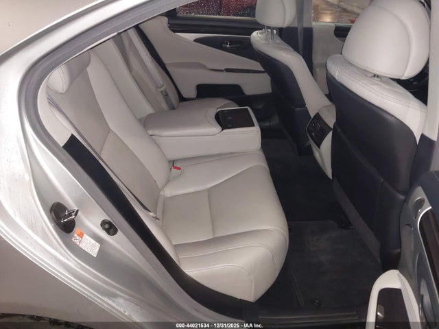 Lexus LS 460 2016 JTHCL5EF2G5025993 Image 8