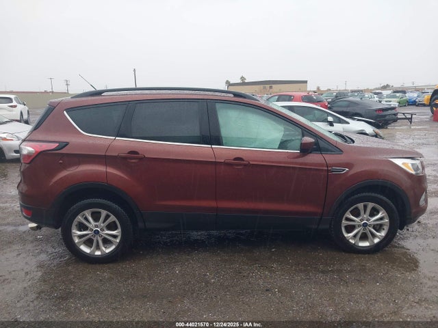 1FMCU9GD8JUA75095 Ford ESCAPE SE