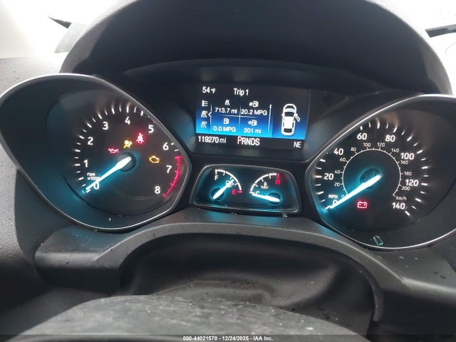 1FMCU9GD8JUA75095 Ford ESCAPE SE