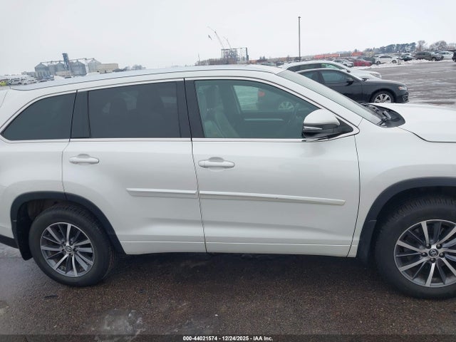 Toyota Highlander Xle 2018 5TDJZRFH2JS898644 Image 13