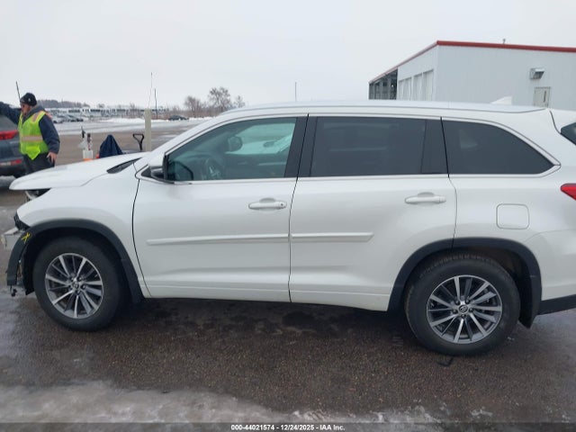 Toyota Highlander Xle 2018 5TDJZRFH2JS898644 Image 14