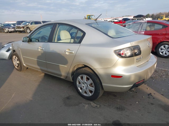 2007 MAZDA MAZDA3 JM1BK12F671716979 Photo 2
