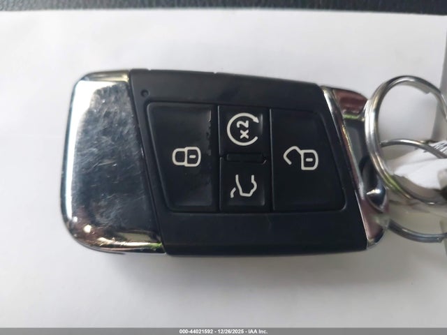 1V2FE2CAXNC215126 Volkswagen Atlas Cross Sport 3.6l V6 Sel Premium R-line