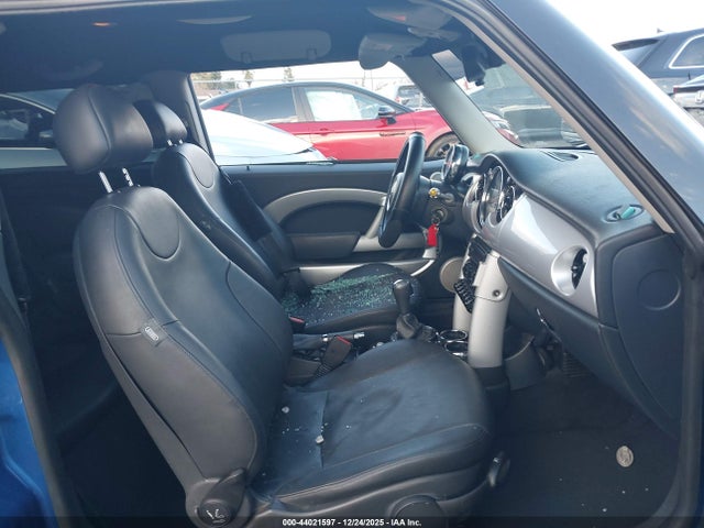 2006 MINI COOPER WMWRC33506TJ79815 Photo 4