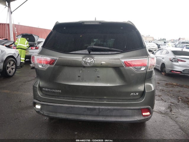 Toyota Highlander Xle V6 2014 5TDKKRFH7ES015491 Image 16