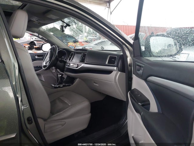 Toyota Highlander Xle V6 2014 5TDKKRFH7ES015491 Image 5