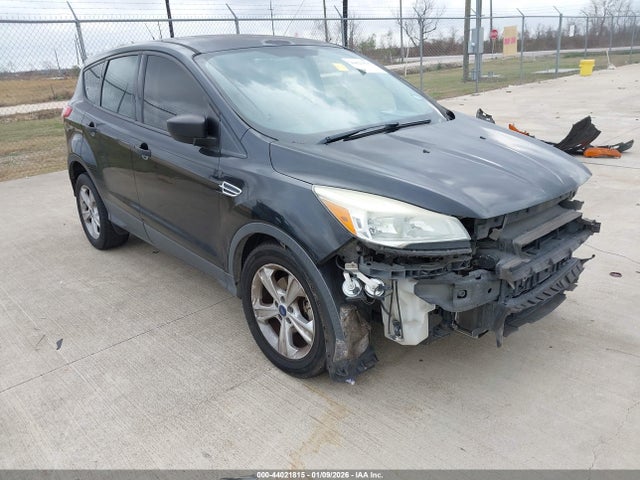 Ford ESCAPE S 2014 1FMCU0F71EUE57143 main image