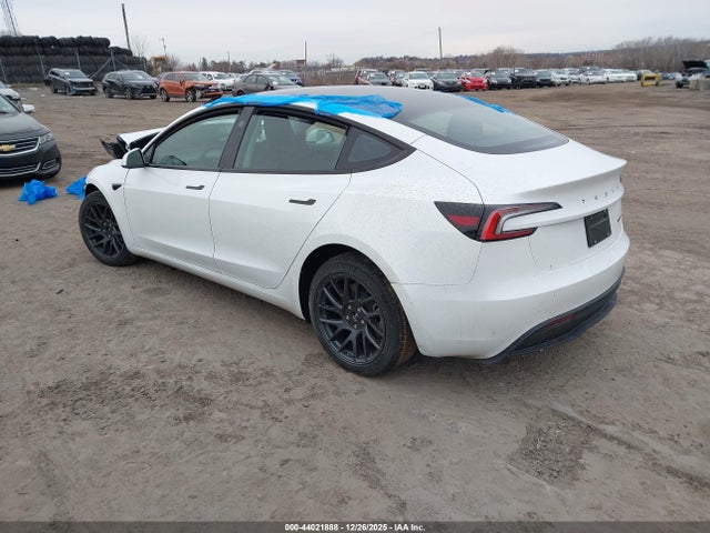 2026 TESLA MODEL 3 5YJ3E1EB5TF116802 Photo 2