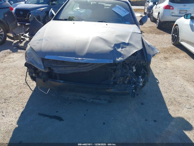 Продажа на аукционе авто 2012 Chrysler 200 S, vin: 1C3BCBGG2CN235154, номер лота: 44021911