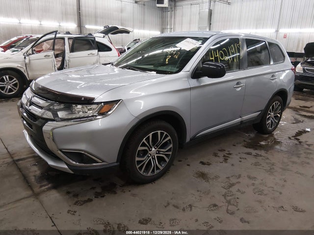 2016 MITSUBISHI OUTLANDER JA4AZ3A3XGZ016257 Photo 1