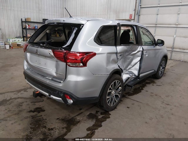 2016 MITSUBISHI OUTLANDER JA4AZ3A3XGZ016257 Photo 3