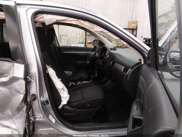 2016 MITSUBISHI OUTLANDER JA4AZ3A3XGZ016257 Photo 4