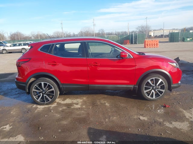 JN1BJ1CP8HW007195 Nissan Rogue Sport Sl