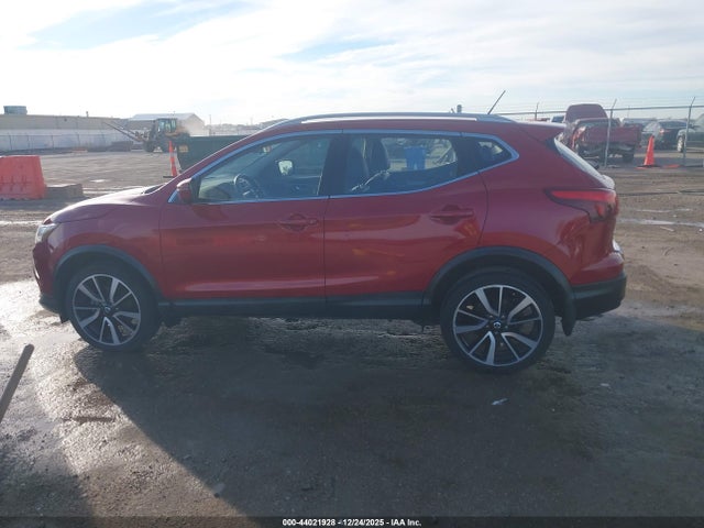 JN1BJ1CP8HW007195 Nissan Rogue Sport Sl