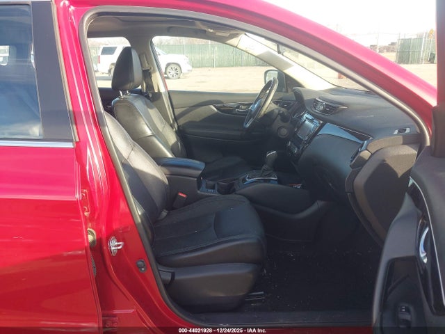 JN1BJ1CP8HW007195 Nissan Rogue Sport Sl