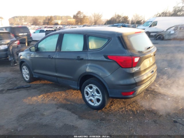 44021963 :رقم المزاد ، 1FMCU0F74KUC20819 vin ، 2019 Ford Escape S مزاد بيع