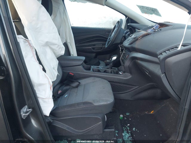 44021963 :رقم المزاد ، 1FMCU0F74KUC20819 vin ، 2019 Ford Escape S مزاد بيع