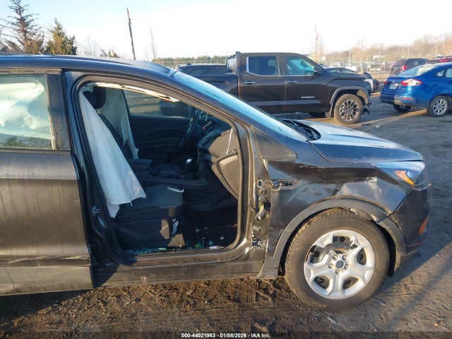 44021963 :رقم المزاد ، 1FMCU0F74KUC20819 vin ، 2019 Ford Escape S مزاد بيع