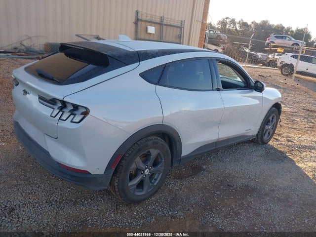 Ford Mustang Mach-e Select 2022 3FMTK1RM7NMA21639 Image 4