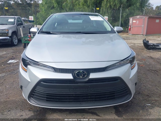 Toyota COROLLA LE 2026 5YFB4MDE9TP369847 Image 13