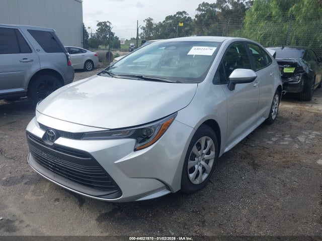 Toyota COROLLA LE 2026 5YFB4MDE9TP369847 Image 2