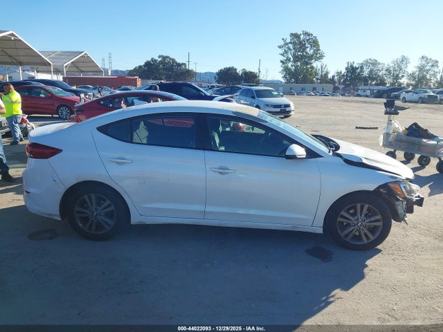 5NPD84LF3JH256185 Hyundai ELANTRA SEL