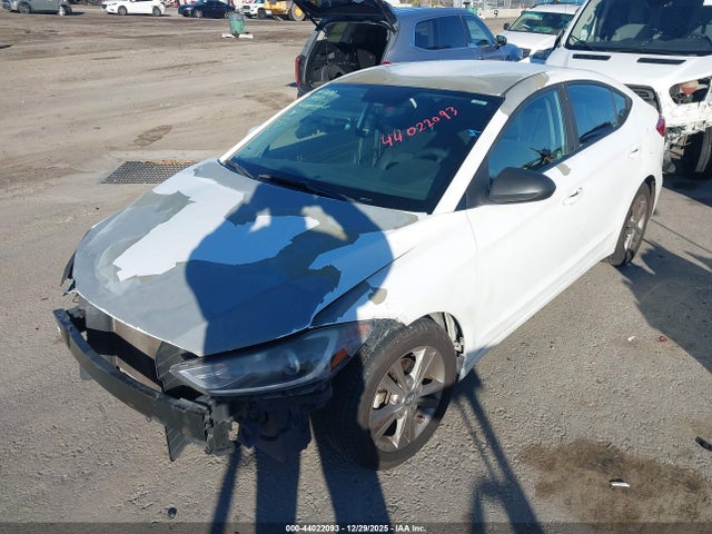 5NPD84LF3JH256185 Hyundai ELANTRA SEL
