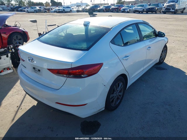 5NPD84LF3JH256185 Hyundai ELANTRA SEL