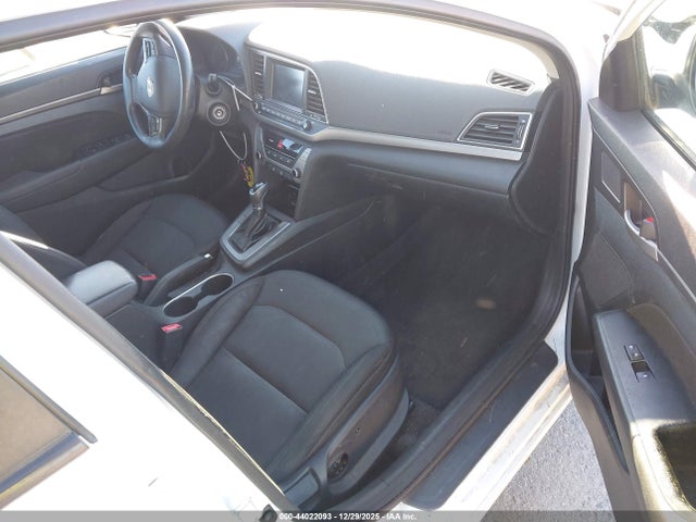 5NPD84LF3JH256185 Hyundai ELANTRA SEL