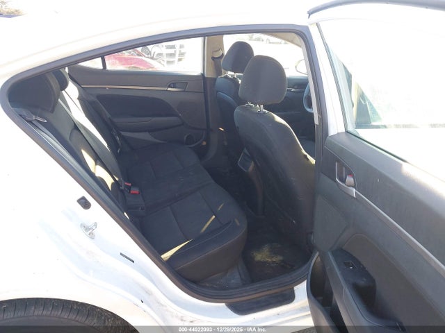 5NPD84LF3JH256185 Hyundai ELANTRA SEL