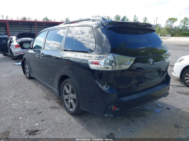 2019 TOYOTA SIENNA 5TDXZ3DC6KS986726 Photo 2
