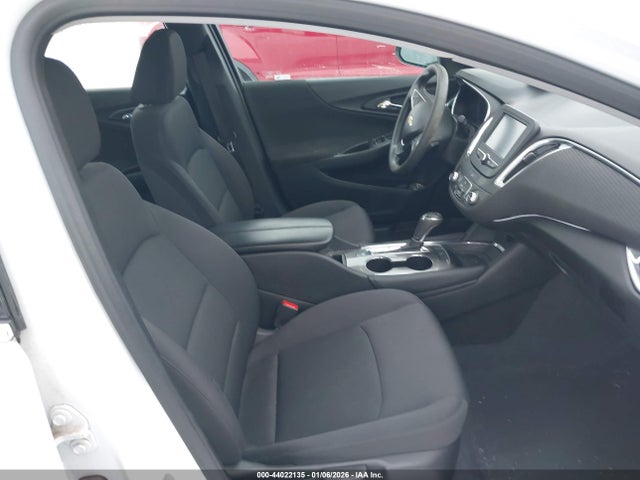 1G1ZE5ST1HF228684 Chevrolet MALIBU 1LT
