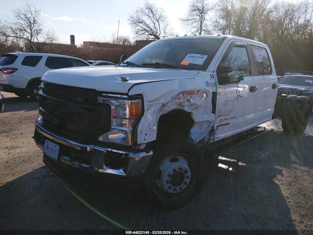 44022148 :رقم المزاد ، 1FD0W5HT2NEF83011 vin ، 2022 Ford F-550 Chassis Xl مزاد بيع