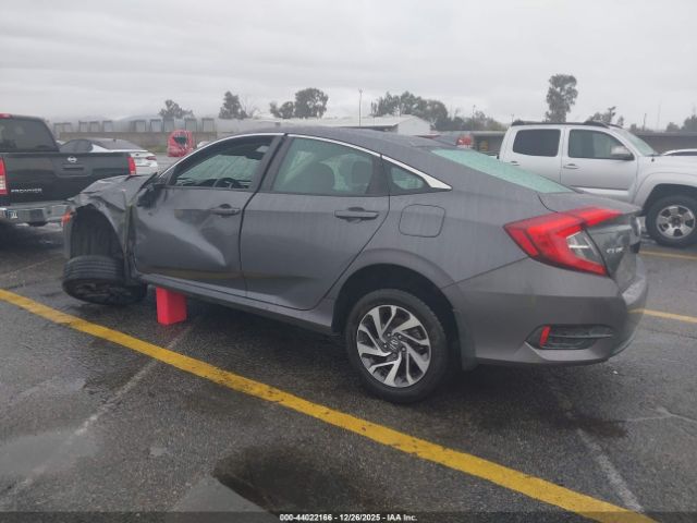 2018 HONDA CIVIC 2HGFC2F72JH564703 Photo 2