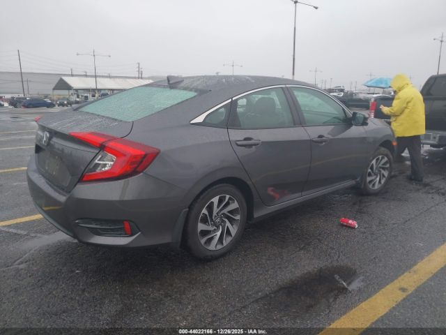 2018 HONDA CIVIC 2HGFC2F72JH564703 Photo 3