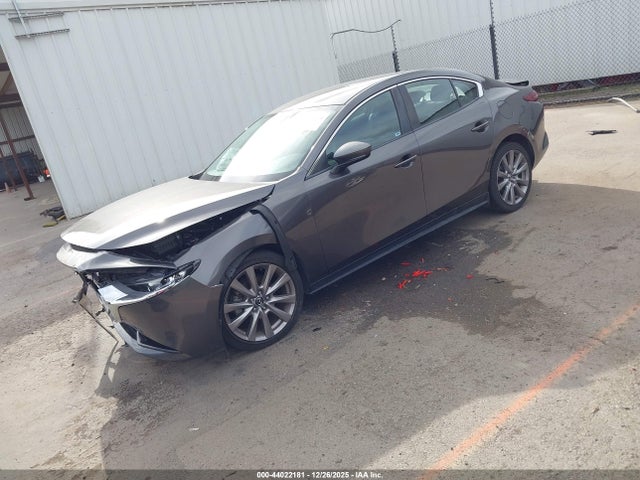 Mazda Mazda3 Preferred Package 2019 3MZBPADL3KM106759 Image 2