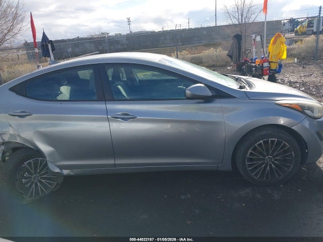 KMHDH4AE7FU229039 Hyundai ELANTRA SE