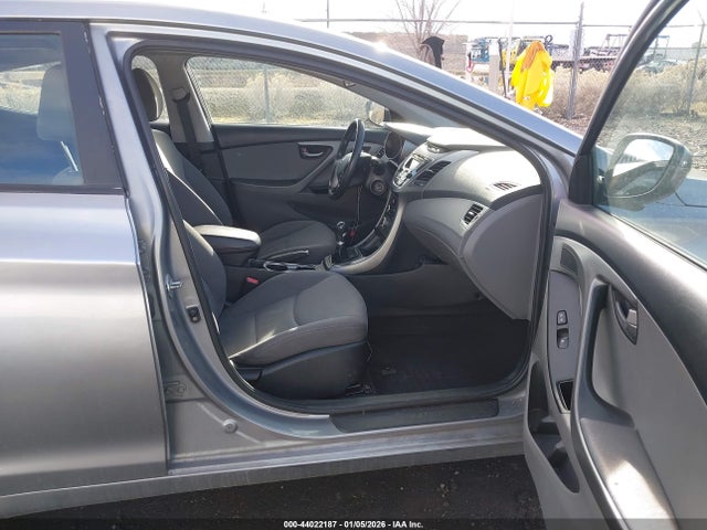 KMHDH4AE7FU229039 Hyundai ELANTRA SE