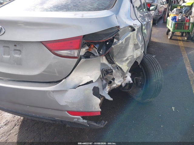 KMHDH4AE7FU229039 Hyundai ELANTRA SE