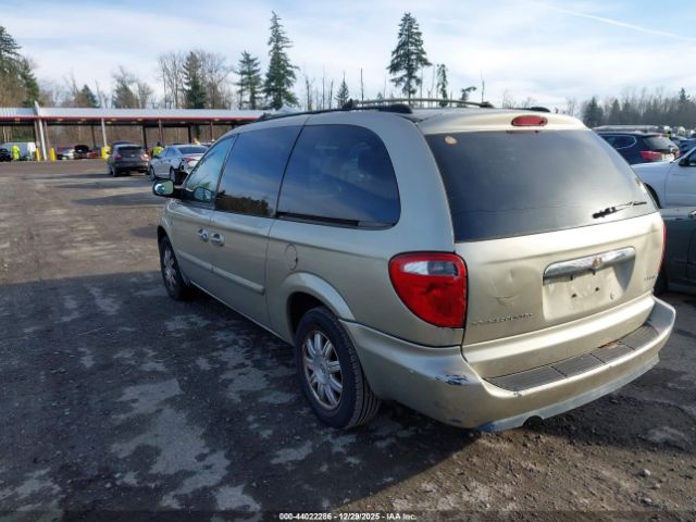 2005 CHRYSLER TOWN & COUNTRY 2C4GP54LX5R391487 Photo 2