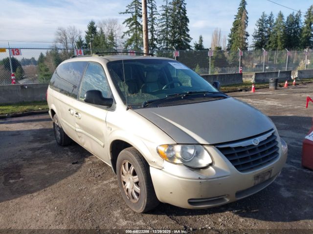 2005 CHRYSLER TOWN & COUNTRY 2C4GP54LX5R391487 Photo 5