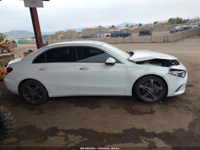 Mercedes-Benz A 220 2021 W1K3G4EB0MJ304364 Image 14