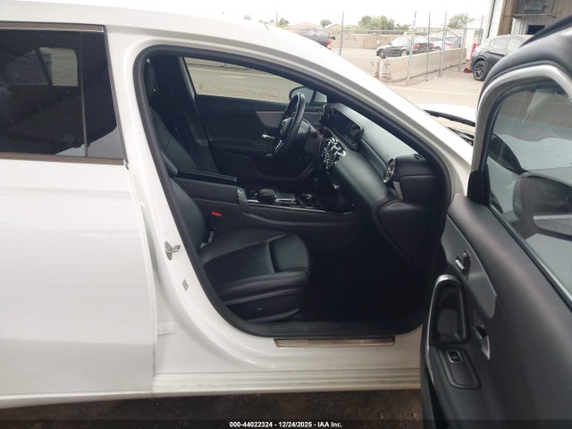 Mercedes-Benz A 220 2021 W1K3G4EB0MJ304364 Image 5