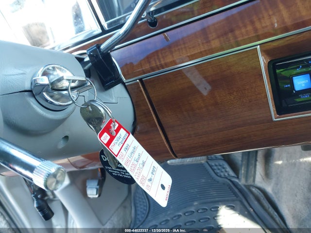 Продаж на аукціоні авто 1989 Lincoln Town Car Signature, vin: 1LNBM82F3KY653998, номер лоту: 44022337