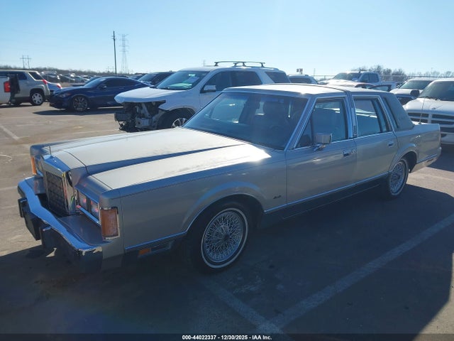 Продаж на аукціоні авто 1989 Lincoln Town Car Signature, vin: 1LNBM82F3KY653998, номер лоту: 44022337